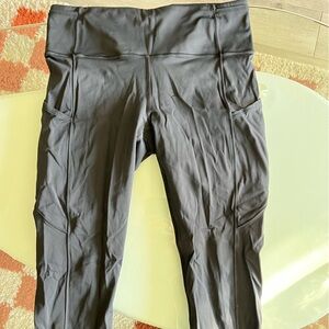 Lululemon size 10 leggings with pockets
